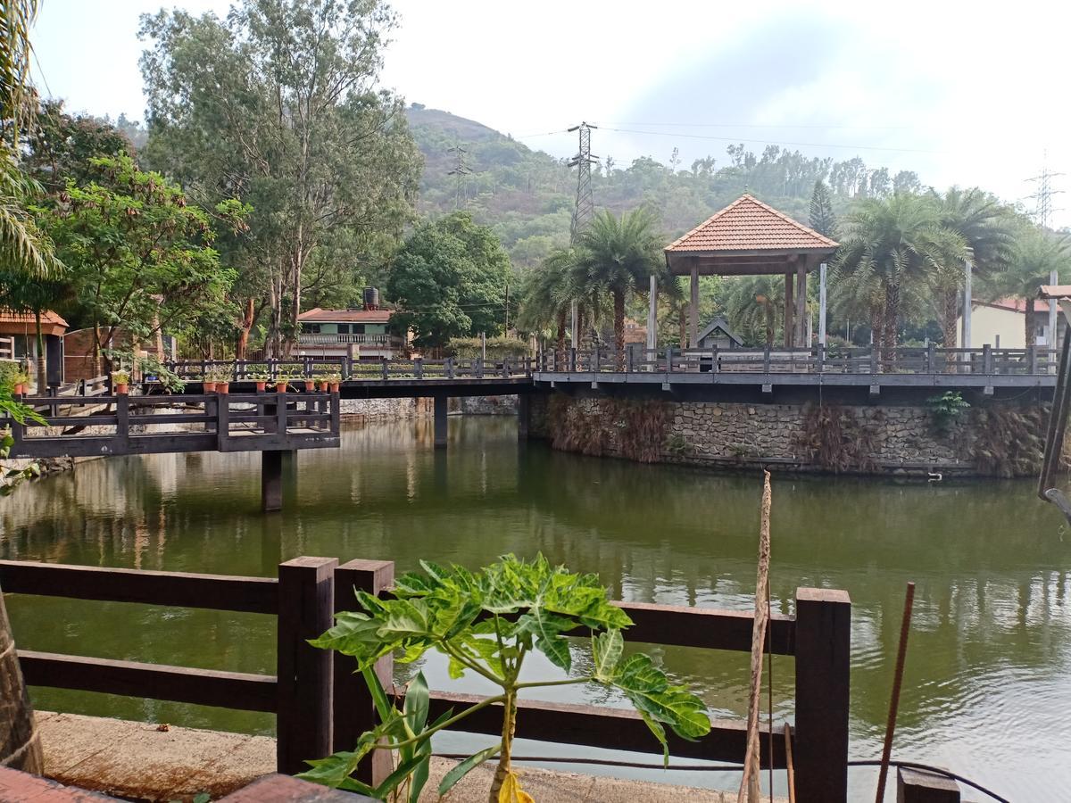 Mystica Resort Lonavala Esterno foto