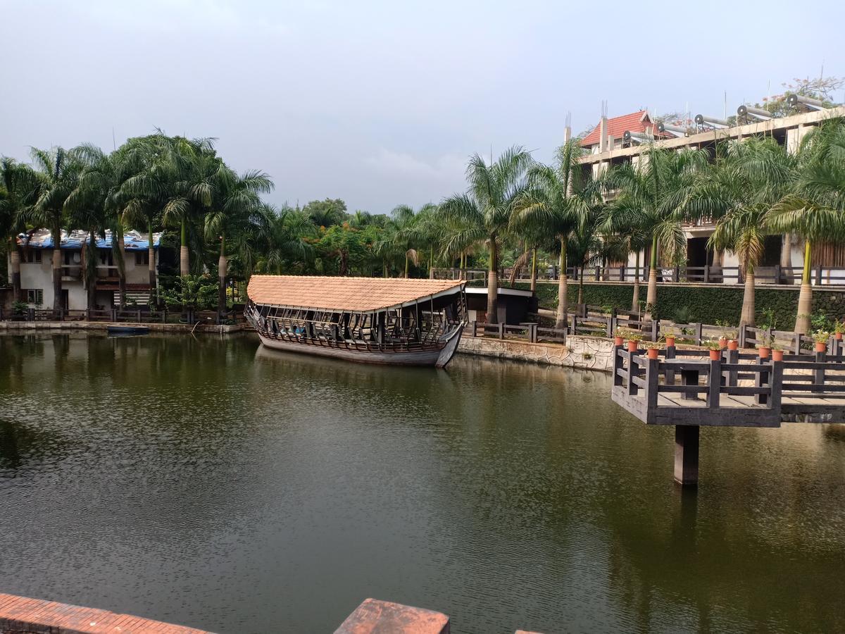 Mystica Resort Lonavala Esterno foto